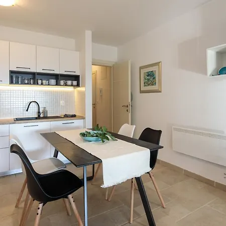 Apartment Lovro *