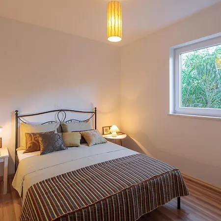 Apartment Lovro Punat